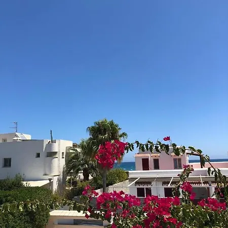 Puerto Rey Villa Vera